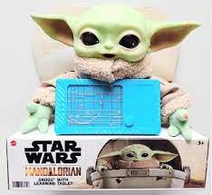 Grogu peluche coleccionable Chile Mattel con sonidos y tablet Star Wars Mandalorian